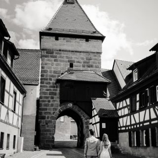 Nothing staged.
Just them.
🤍

#hochzeitsfotografin
#hochzeitsfotografinnürnberg
#hochzeitsfotografinfürth
#hochzeitsfotografinfranken
#blackandwhitewedding