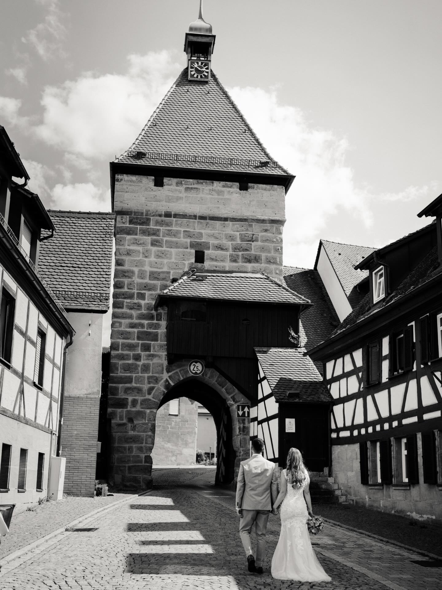 Nothing staged.
Just them.
🤍

#hochzeitsfotografin
#hochzeitsfotografinnürnberg
#hochzeitsfotografinfürth
#hochzeitsfotografinfranken
#blackandwhitewedding